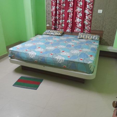 Hotel Tirupati Puri Exteriör bild